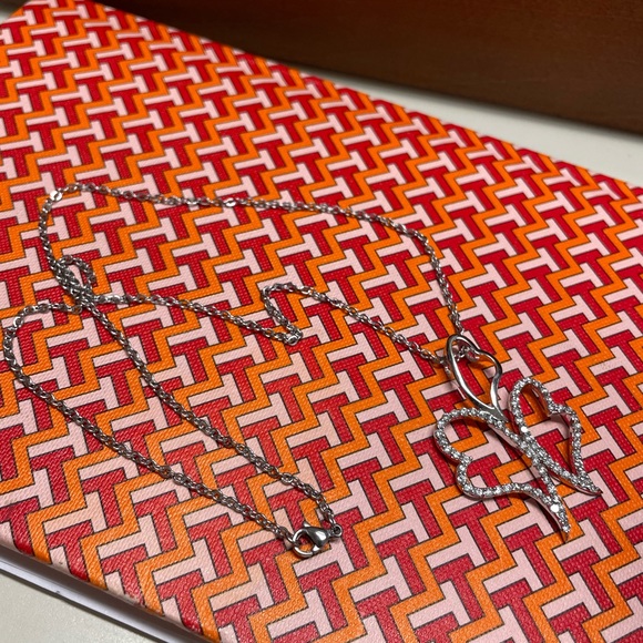 925 STERLING SILVER TRIPLE HEART NECKLACE β€οΈ - Picture 4 of 4